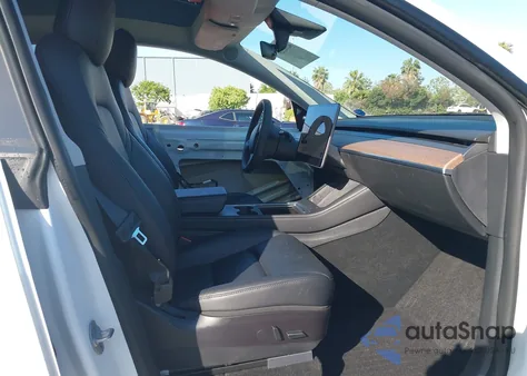 2021 Tesla Model Y Long Range Dual Motor All-Wheel Drive из США, поврежденный, VIN 5YJYGAEE6MF281799